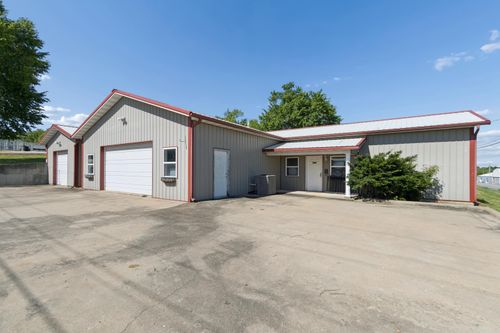 101 S High St, Stockton, MO, 65785-8374 | Card Image
