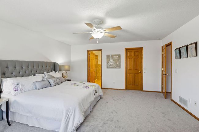 5929 Oxford St N, House other with 4 bedrooms, 4 bathrooms and null parking in Shoreview MN | Image 24