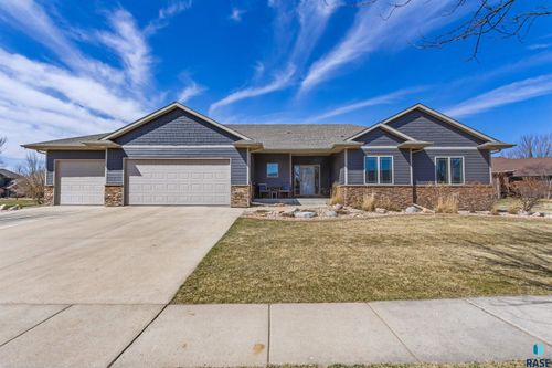 2029 S Abbeystone Ct, Sioux Falls, SD, 57110-5987 | Card Image
