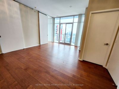 PH-3608 - 125 Peter St, Condo with 2 bedrooms, 1 bathrooms and 1 parking in Toronto ON | Image 3