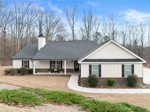 561 Oconee Ln, Commerce, GA, 30529-4183 | Card Image
