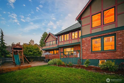 937 N 71st St, Seattle, WA, 98103-5336 | Card Image