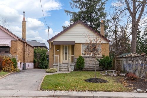 17 Yardley Ave, East York, ON, M4B2A7 | Card Image