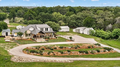 2825 W Ammann Rd, Bulverde, TX, 78163-3007 | Card Image