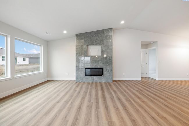 10409 Kokanee Dr, Home with 4 bedrooms, 2 bathrooms and null parking in Pasco WA | Image 7