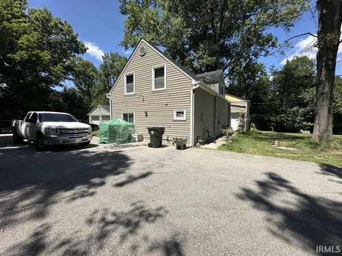 1705 Graybrook Ln, New Albany, IN, 47150-4128 | Card Image