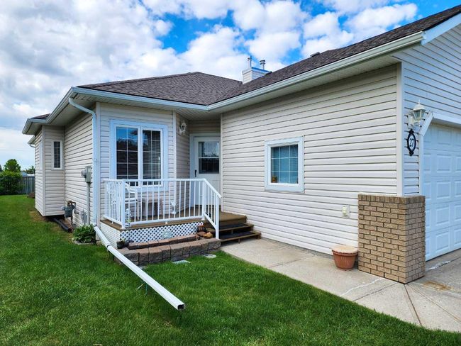 27 Skyline Cres, Home with 2 bedrooms, 2 bathrooms and 2 parking in Claresholm AB | Image 25