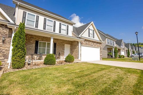 103 Red Oak Ln, Morgantown, WV, 26501-1807 | Card Image