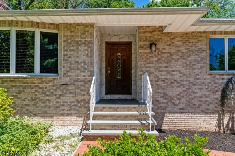 Residential in Mountainside Boro 4