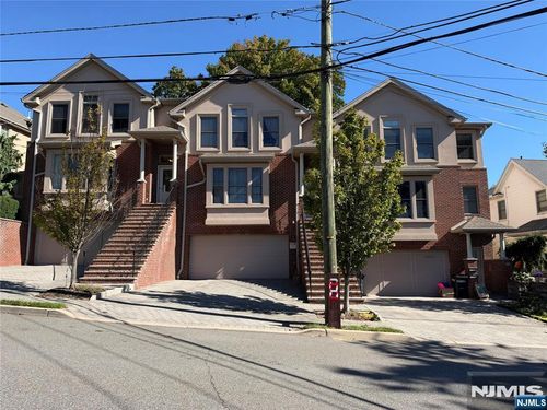 1018 Morningside Ln, Fort Lee, NJ, 07024-1531 | Card Image