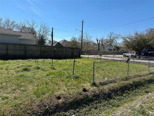 797 Davidson St, Houston, TX, 77091-4217 | Card Image