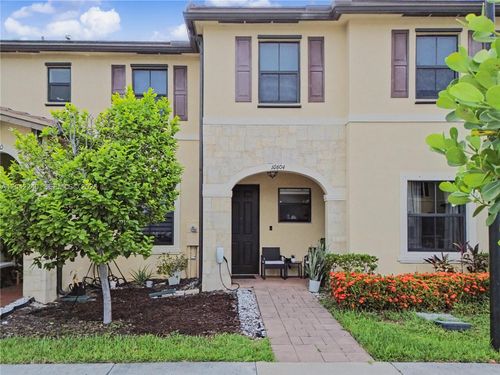 10604 W 33rd Ln, Hialeah, FL, 33018-2118 | Card Image