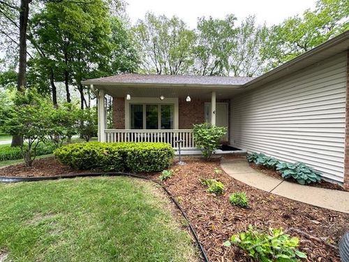 28 Barrington Cir, Saginaw, MI, 48603-2187 | Card Image