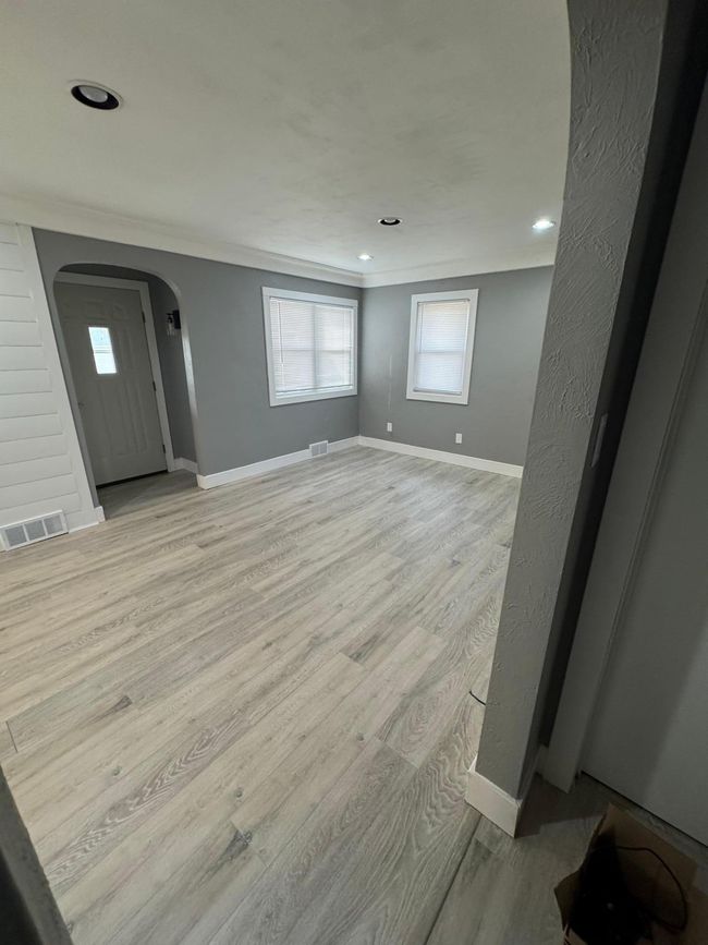 LIVING ROOM | Image 17