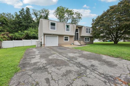 510 Macnary Rd, New Windsor, NY, 12553-6118 | Card Image