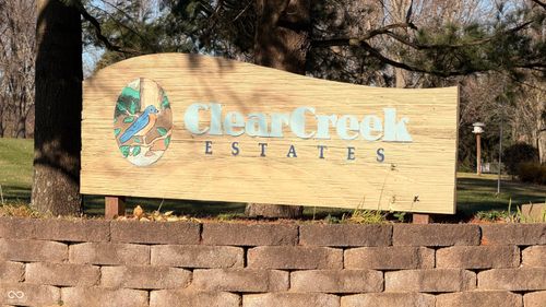 220 Robin Run Ct, Martinsville, IN, 46151-7055 | Card Image