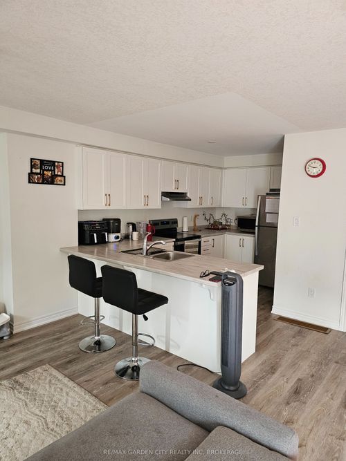 62 Dryden Lane, Hamilton, ON, L8H0B6 | Card Image