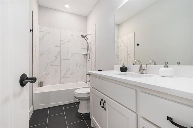 710 Ridge Dr, Townhouse with 2 bedrooms, 2 bathrooms and null parking in Smithville MO | Image 16