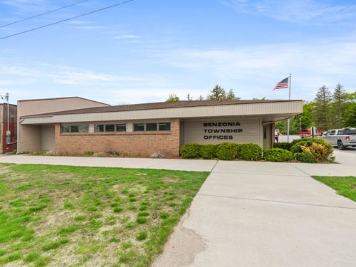 1020 Michigan Avenue Avenue, Benzonia, MI, 49616 | Card Image