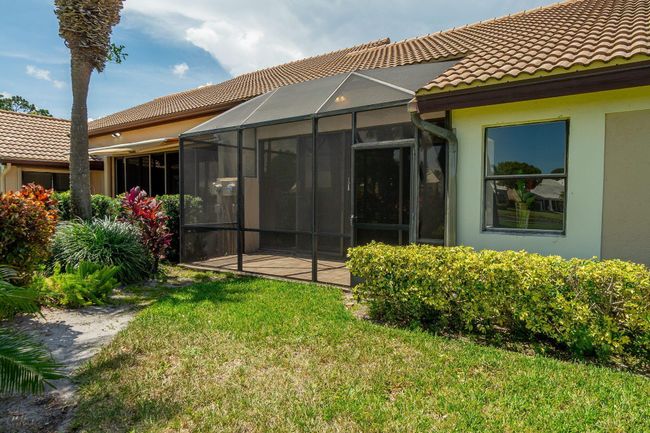 8057 Cassia Dr, Condo with 3 bedrooms, 2 bathrooms and null parking in Boynton Beach FL | Image 12