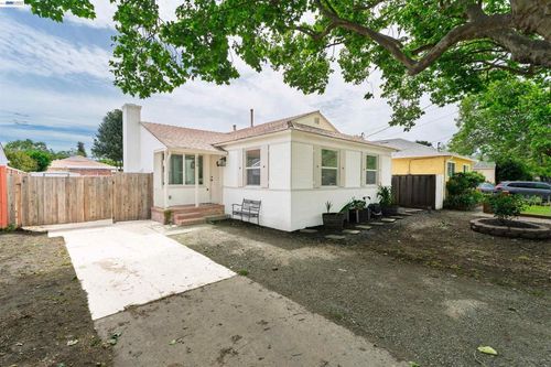 666 Via Pacheco, San Lorenzo, CA, 94580-1528 | Card Image