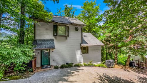 1523 Gillespie Way, Gatlinburg, TN, 37738-3708 | Card Image