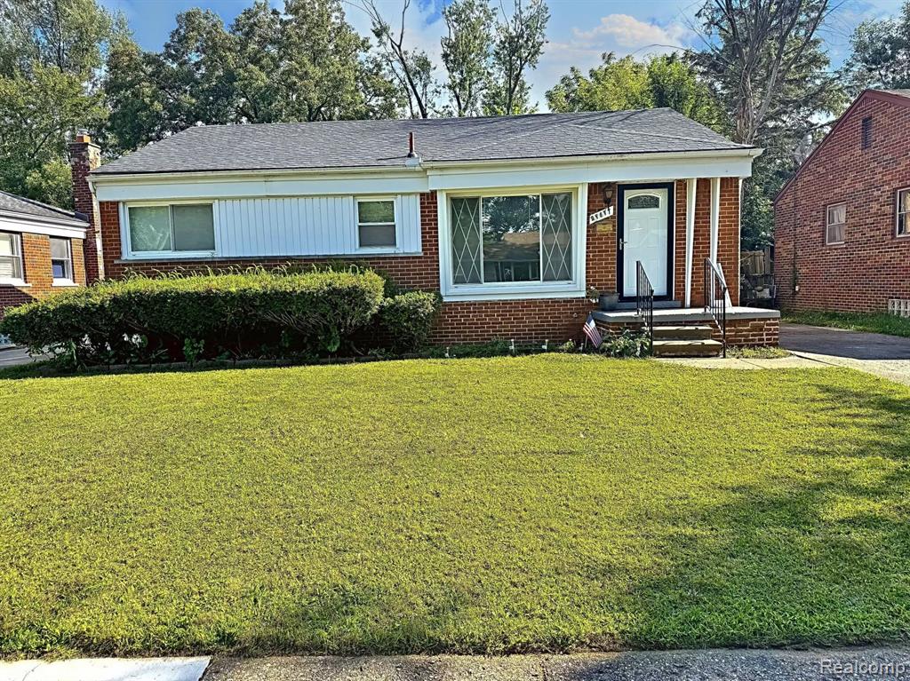 Hiveley St, Inkster, MI 48141