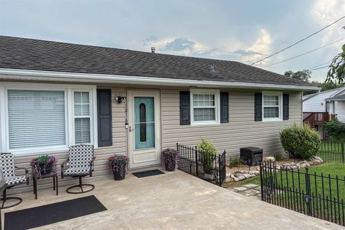 1816 First St, Staunton, VA, 24401 | Card Image