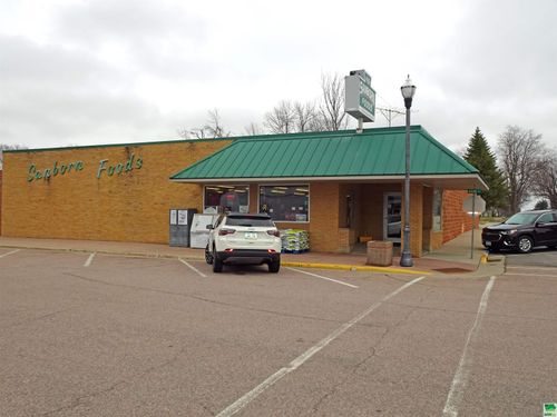 302 Main St, Sanborn, IA, 51248-1142 | Card Image