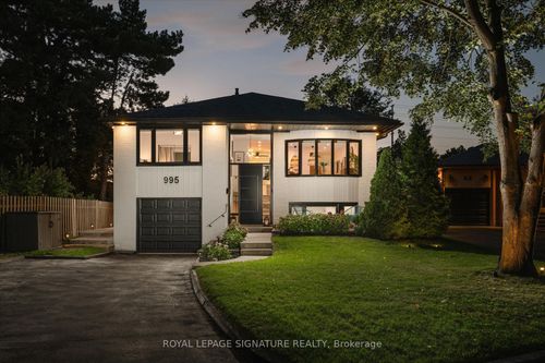 995 Dormer St, Mississauga, ON, L5E1T7 | Card Image