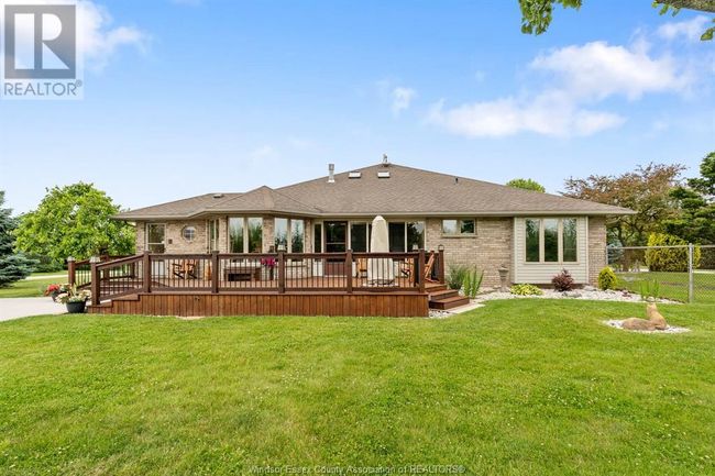 5569 Concession Rd 5 N, House other with 6 bedrooms, 3 bathrooms and null parking in Amherstburg ON | Image 31