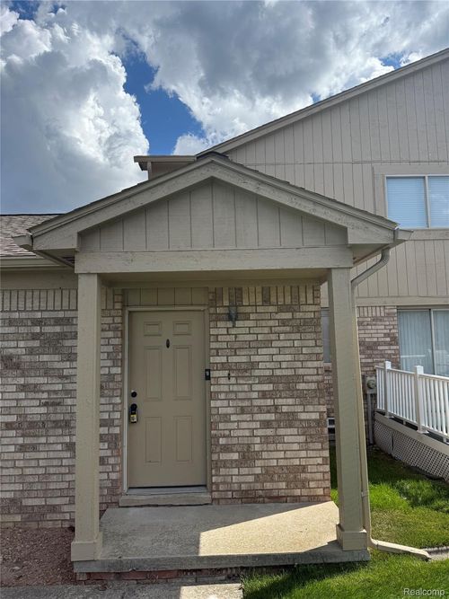 16974 Cristina Ct, Clinton Township, MI, 48038-2021 | Card Image