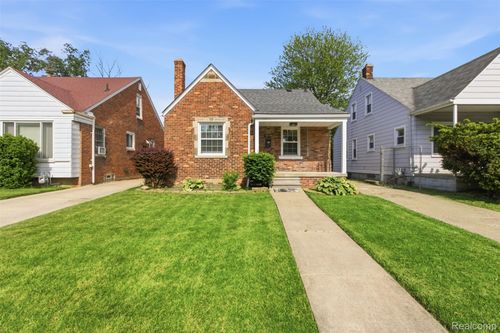 9774 Manistique St, Detroit, MI, 48224-2867 | Card Image