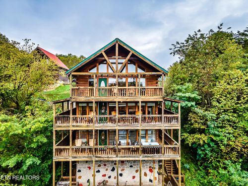 418 Hideaway Ridge Cir, Sevierville, TN, 37862-4452 | Card Image