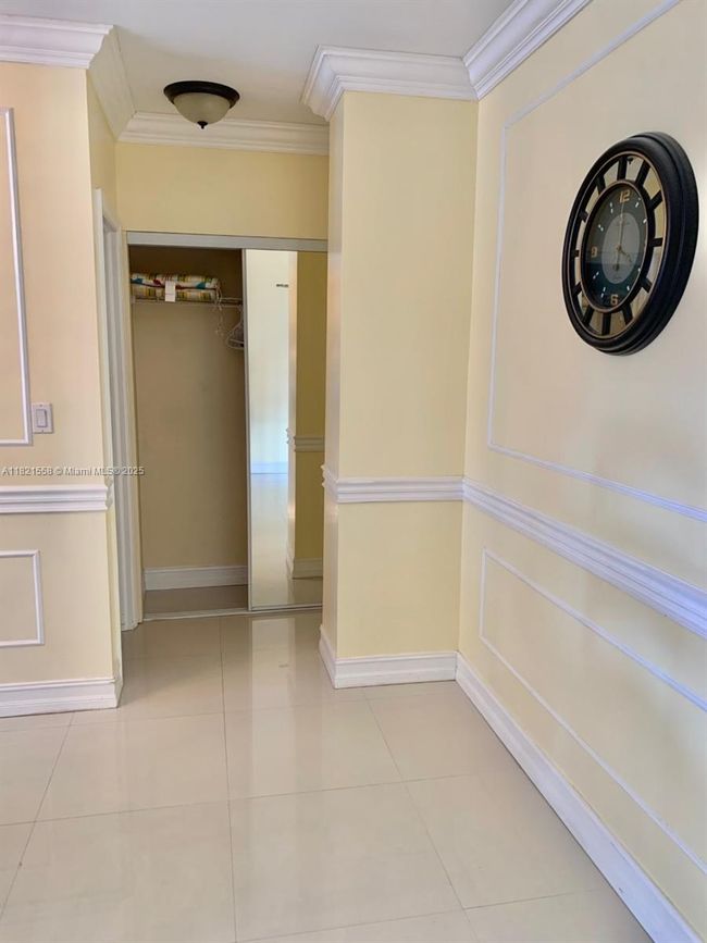 APT-5C - 1985 S Ocean Dr, Condo with 1 bedrooms, 2 bathrooms and null parking in Hallandale Beach FL | Image 16