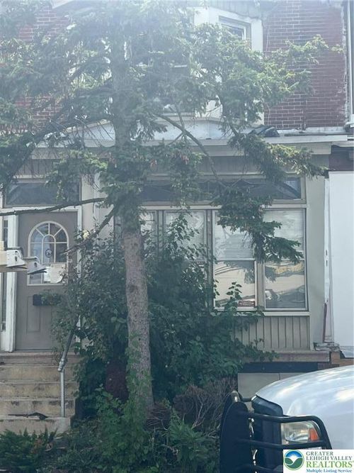 32 S Jefferson St, Allentown, PA, 18102-4747 | Card Image