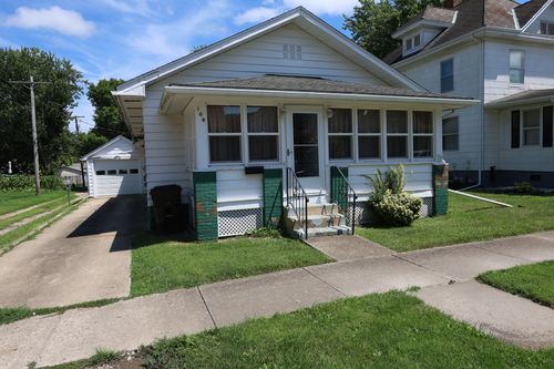 108 S Elizabeth St, Clinton, IL, 61727-2023 | Card Image