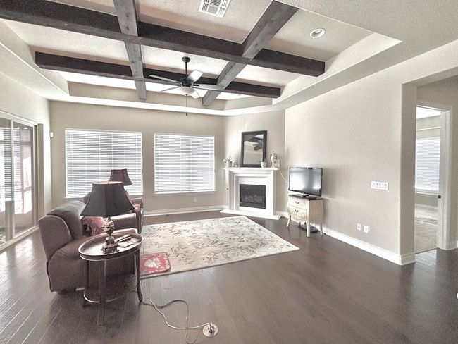 Living Area | Image 10