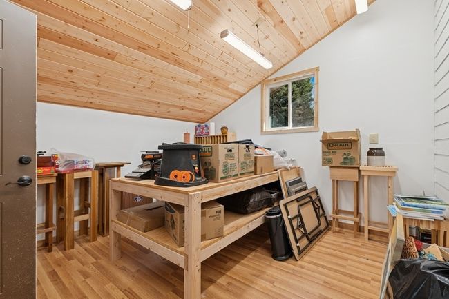 Work station or office in detached garage | Image 26