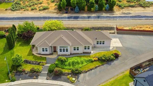 5121 Milky Way, West Richland, WA, 99353-6024 | Card Image
