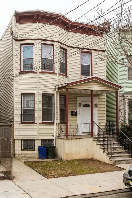 193 Dwight St, Jersey City, NJ, 07305-3203 | Card Image