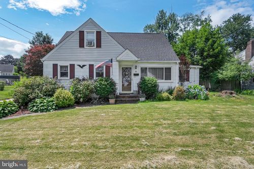 60 Ridgley St, MOUNT HOLLY, NJ, 08060-1155 | Card Image