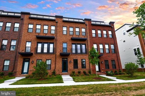 22799 Tawny Pine Sq, BRAMBLETON, VA, 20148-5808 | Card Image