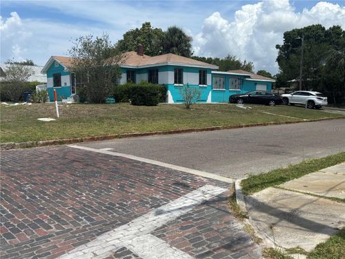 2701 W Cherry St, TAMPA, FL, 33607-3303 | Card Image
