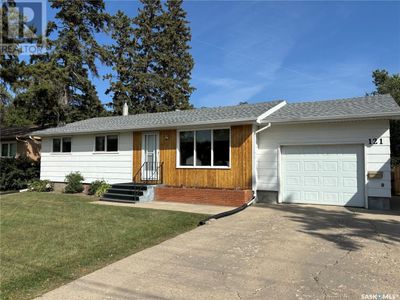 121 Gladstone Ave S, House other with 4 bedrooms, 2 bathrooms and null parking in Yorkton SK | Image 1