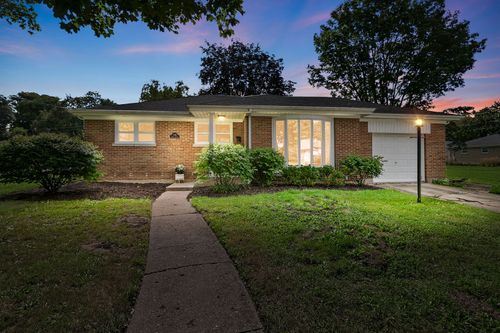 340 James Ave, Mundelein, IL, 60060-2509 | Card Image