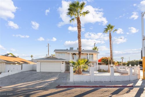 2419 Vegas Valley Dr, Las Vegas, NV, 89121-1337 | Card Image