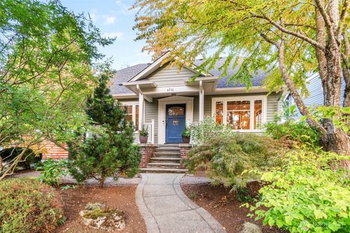 6516 31st Ave Ne, Seattle, WA, 98115-7243 | Card Image