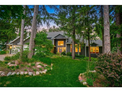 1005 Spruce Dr, Hudson, WI, 54016-5806 | Card Image