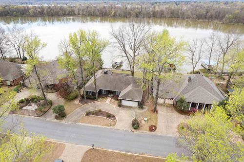 8 Riverwood Pl, Maumelle, AR, 72113-6494 | Card Image